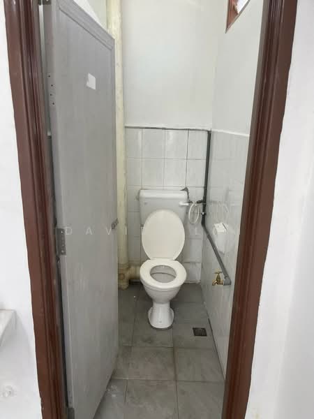 Kedai / Pejabat untuk Disewa di Bukit Minyak (Penang) - Davidz Loh - Bathroom - PropertyGuru.com.my