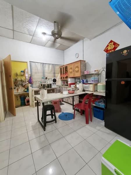 1-storey Terraced House for Sale in Taman Klebang Restu (Chemor) - Sam . - Kitchen - PropertyGuru.com.my