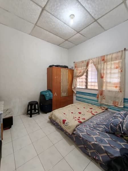1-storey Terraced House for Sale in Taman Klebang Restu (Chemor) - Sam . - Bedroom - PropertyGuru.com.my