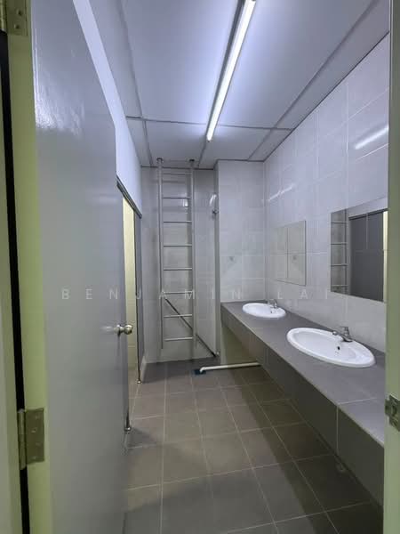 Kilang Berkembar untuk Dijual di Klang (Selangor) - Benjamin Lai - Bathroom - PropertyGuru.com.my
