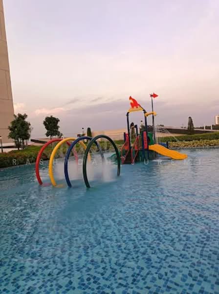 Kondominium untuk Dijual di Arinna - Rashidah Juremi - Pool - PropertyGuru.com.my