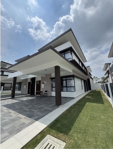 Semi-Detached House for Sale in Kajang (Selangor) - Tank Tan - Exterior - PropertyGuru.com.my