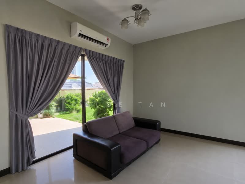 Rumah Berkembar untuk Dijual di Taman Aman Sari (Bandar Kinrara) - Chloe Tan - Living Room - PropertyGuru.com.my