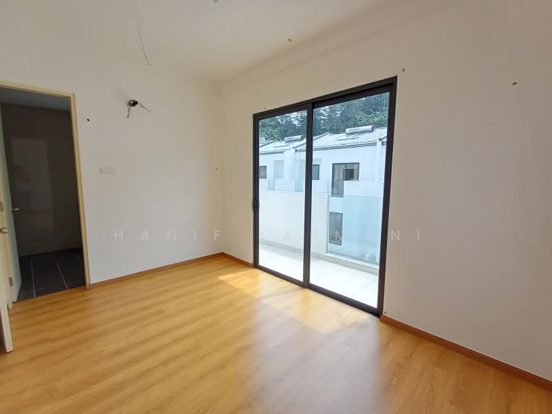 3-storey Terraced House for Sale in Damansara Perdana (Selangor) - Hanif Kasmani - PropertyGuru.com.my