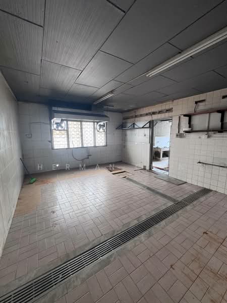 Shop for Rent in Taman Pelangi (Johor Bahru) - Herman Chen - Kitchen - PropertyGuru.com.my