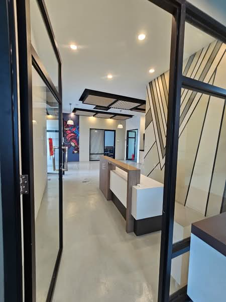 Shop / Office untuk Disewa di Jelutong (Penang) - Zane Tam - Entrance - PropertyGuru.com.my