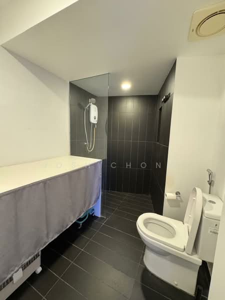 Kondominium untuk Dijual di The Hub - Josh Chong - Bathroom - PropertyGuru.com.my