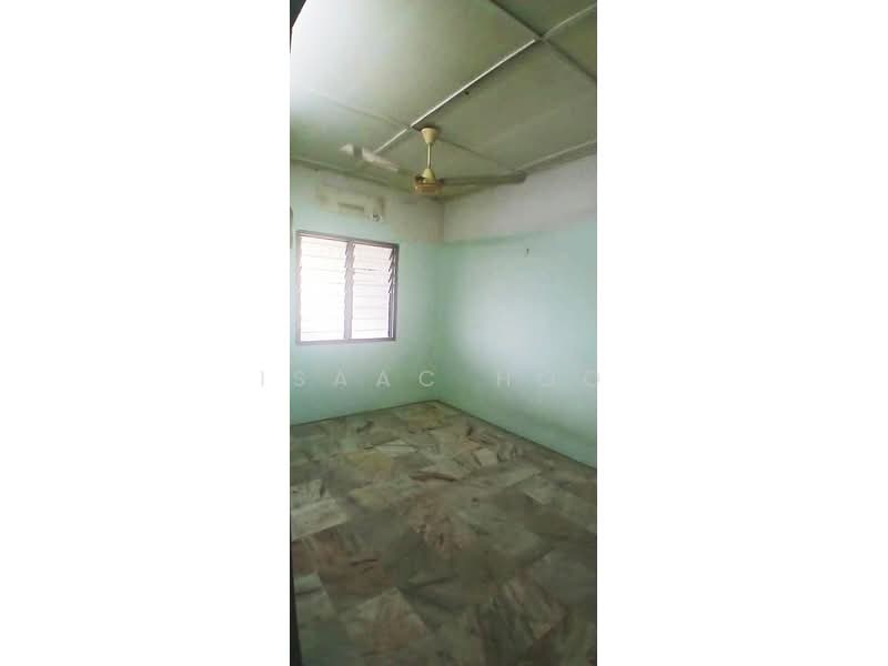 1-storey Terraced House for Sale in Cheras (Selangor) - Isaac Hoo - Master Room - PropertyGuru.com.my