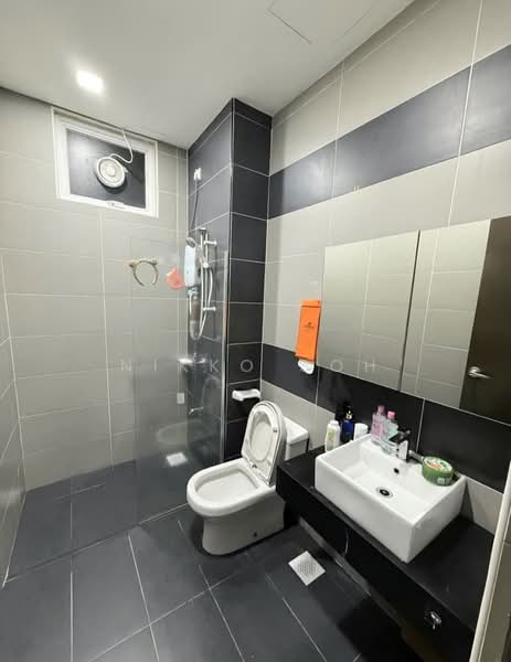 Kondominium untuk Dijual di M Condominium @ Larkin - Nikko Soh - Bathroom - PropertyGuru.com.my