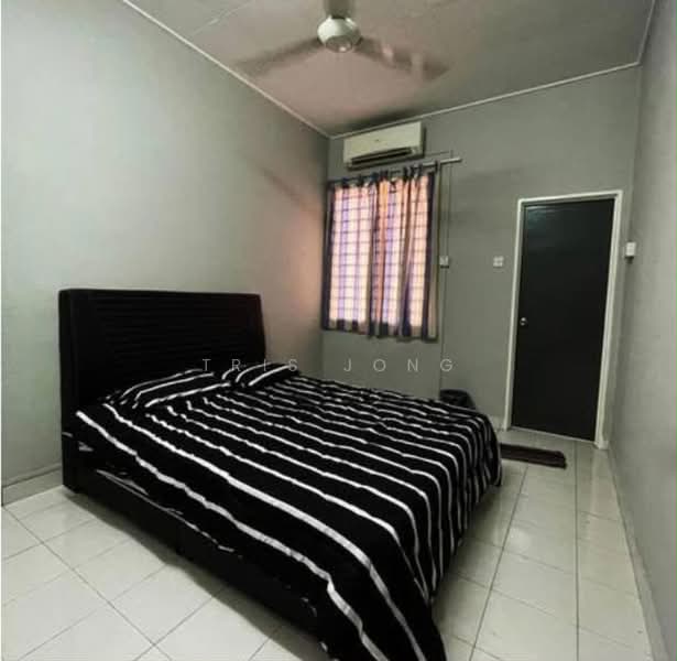 2-storey Terraced House for Sale in Taman Bayu Permai (Rawang) - Tris Jong - Bedroom - PropertyGuru.com.my