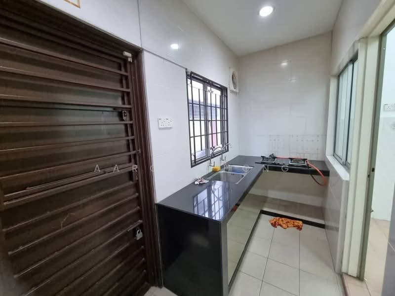 Rumah Teres 2 Tingkat untuk Dijual di TAMAN PUCHONG UTAMA (Puchong) - Aaron Chong - Kitchen - PropertyGuru.com.my