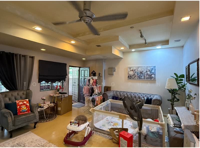 Terraced House for Sale in Bandar Kinrara Seksyen 5 (Bandar Kinrara) - Tommy Wong Phang - Living Room - PropertyGuru.com.my