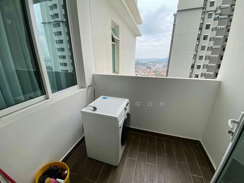 Kediaman Servis untuk Dijual di TriTower Residence @ Johor Bahru Sentral - Peter Goh - Balcony - PropertyGuru.com.my