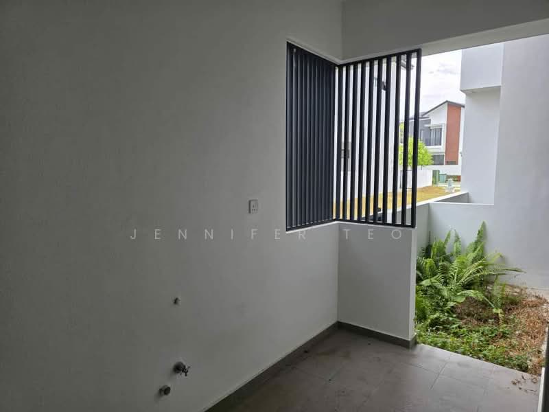 2-storey Terraced House for Sale in Bandar Gamuda Gardens (Rawang) - Jennifer Teo - Balcony - PropertyGuru.com.my