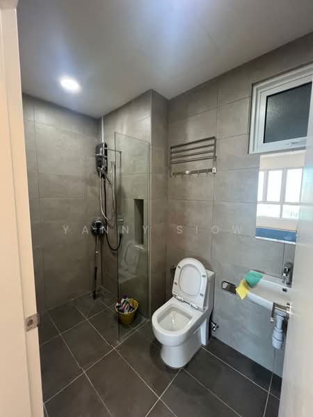 Kondominium untuk Disewa di d'Brightton - Yanny Siow - Bathroom - PropertyGuru.com.my