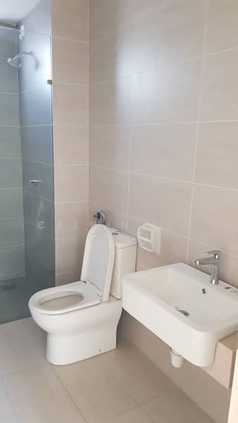 Kediaman Servis untuk Dijual di Gravit8, Klang - Calvin Lim - Bathroom - PropertyGuru.com.my