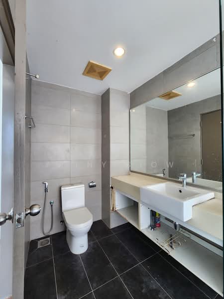Servis Apartment untuk Dijual di SOHO @ Zetapark - Yanny Siow - Bathroom - PropertyGuru.com.my