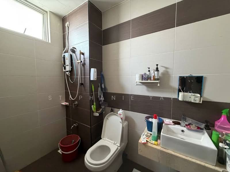 Kondominium untuk Dijual di M Condominium @ Larkin - Stephanie Yap - Bathroom - PropertyGuru.com.my