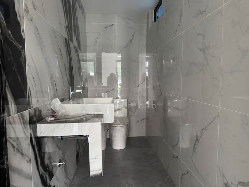Semi-Detached House for Sale in Johor Bahru (Johor) - Ben Foo - Bathroom - PropertyGuru.com.my
