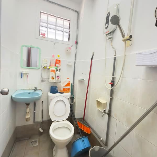 Rumah Teres 2 Tingkat untuk Dijual di Taman Nusa Perintis 2 (Iskandar Puteri (Nusajaya)) - Sharon Ng - Bathroom - PropertyGuru.com.my