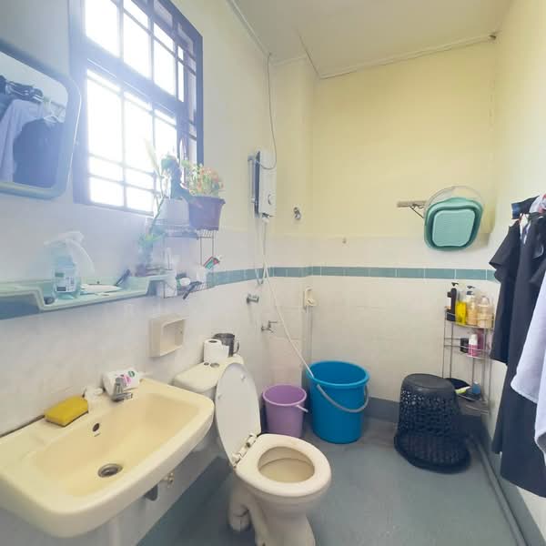 Rumah Teres 2 Tingkat untuk Dijual di Taman Nusa Perintis 2 (Iskandar Puteri (Nusajaya)) - Sharon Ng - Bathroom - PropertyGuru.com.my