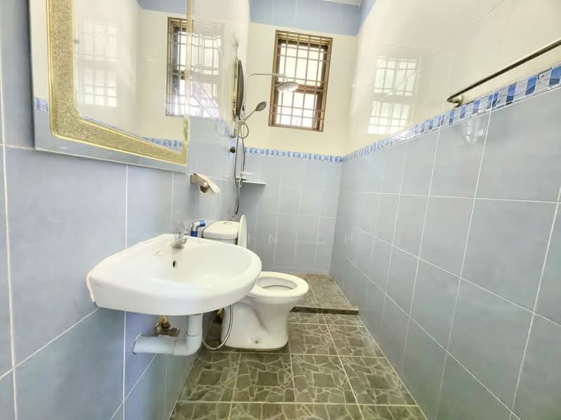 Rumah Teres 2 Tingkat untuk Disewa di Taman Canning (Ipoh) - Calvin Chai - Bathroom - PropertyGuru.com.my