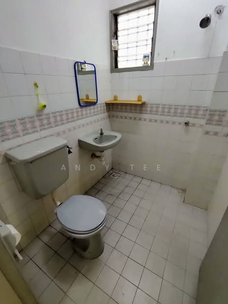 2-storey Terraced House for Sale in Usj 4 (Subang Jaya) - Andy Tee - Downstairs Bathroom - PropertyGuru.com.my