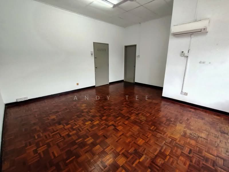 2-storey Terraced House for Sale in Usj 4 (Subang Jaya) - Andy Tee - Master Bedroom with Air-Con - PropertyGuru.com.my