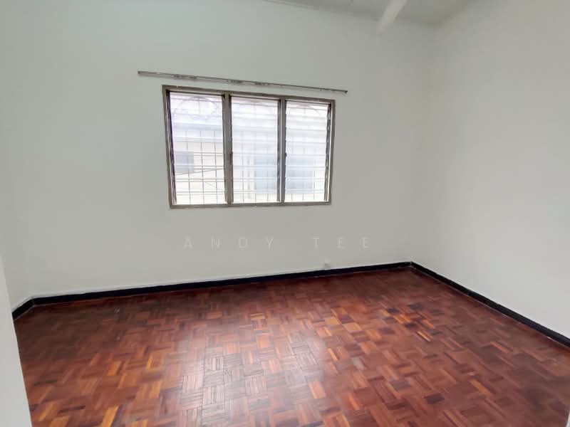 2-storey Terraced House for Sale in Usj 4 (Subang Jaya) - Andy Tee - 3rd Bedroom - PropertyGuru.com.my