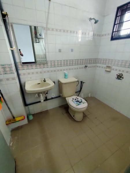 Rumah Teres 2-Tingkat untuk Dijual di Usj 4 (Subang Jaya) - Andy Tee - Master Bathroom - PropertyGuru.com.my