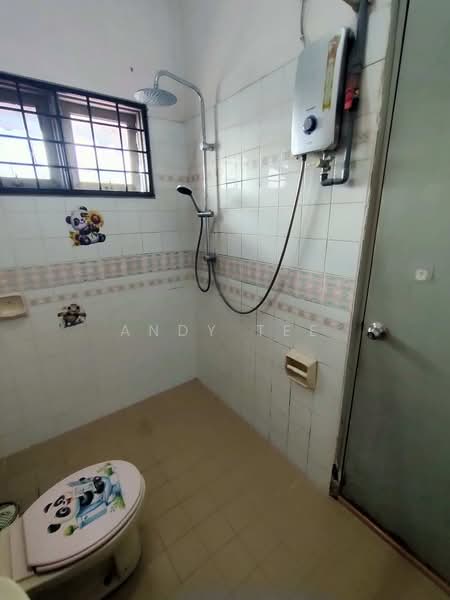 Rumah Teres 2-Tingkat untuk Dijual di Usj 4 (Subang Jaya) - Andy Tee - Master Bathroom - PropertyGuru.com.my