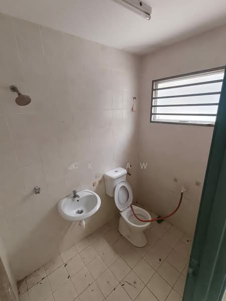 2-storey Terraced House for Sale in Taman Jelok Impian (Kajang) - CK Law - Bathroom - PropertyGuru.com.my
