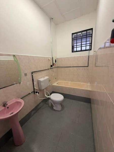 2-storey Terraced House for Sale in Taman Megah (Pontian) - Stephanie Yap - Bathroom - PropertyGuru.com.my
