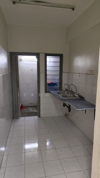 Pangsapuri untuk Dijual di Pangsapuri Kasturi Tiara - Isaac Hoo - Kitchen - PropertyGuru.com.my