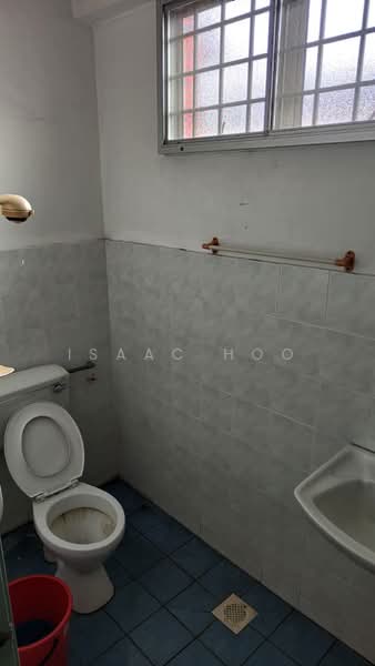 Pangsapuri untuk Dijual di Pangsapuri Kasturi Tiara - Isaac Hoo - Bathroom - PropertyGuru.com.my