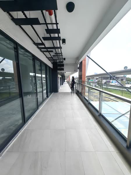 Shop / Office untuk Disewa di BANDAR PUCHONG JAYA (Puchong) - Mak Oliver - Corridor - PropertyGuru.com.my