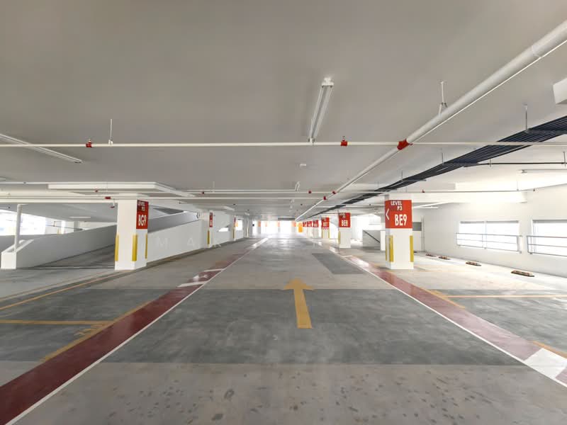 Shop / Office untuk Disewa di BANDAR PUCHONG JAYA (Puchong) - Mak Oliver - Car Park - PropertyGuru.com.my