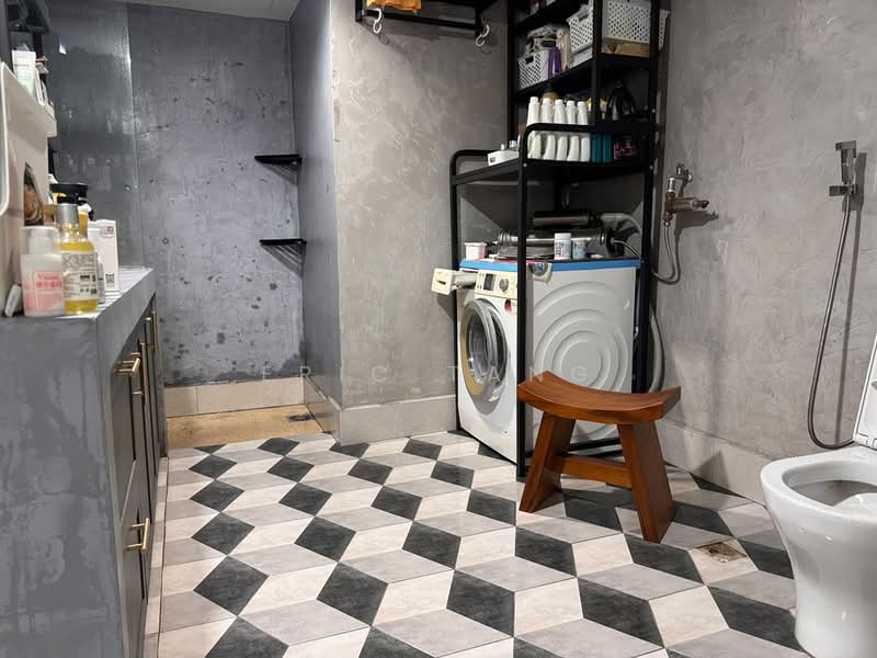 Service Residence for Sale at 38 Bidara Condominium - Eric Tang - Bathroom - PropertyGuru.com.my