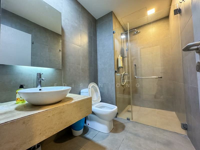 Service Residence for Sale at Bintang Fairlane Residences - Edison Ong - Bathroom - PropertyGuru.com.my