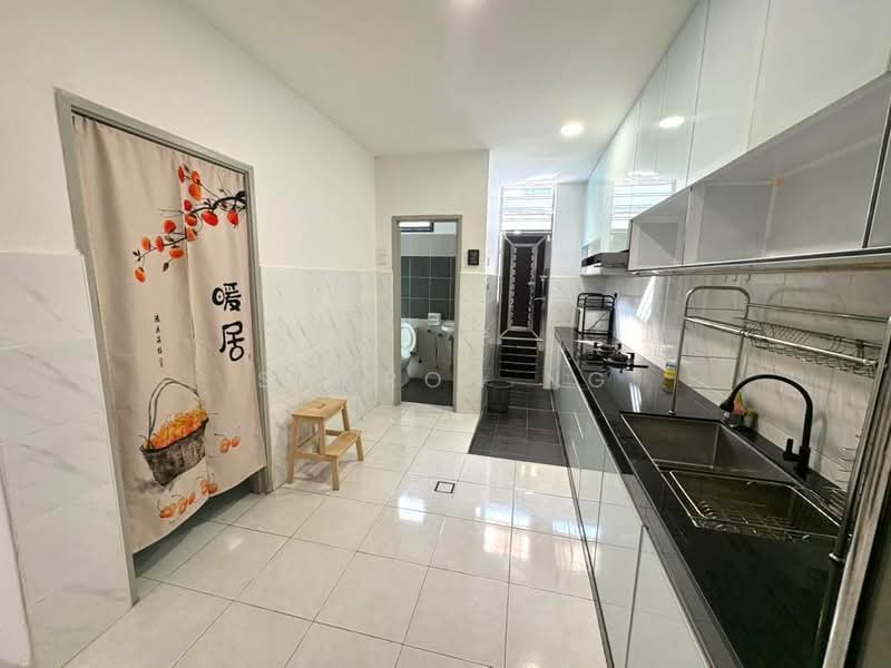 Rumah Teres 2 Tingkat untuk Dijual di Taman Kempas Baru (Tampoi) - Sharon Ng - Kitchen - PropertyGuru.com.my