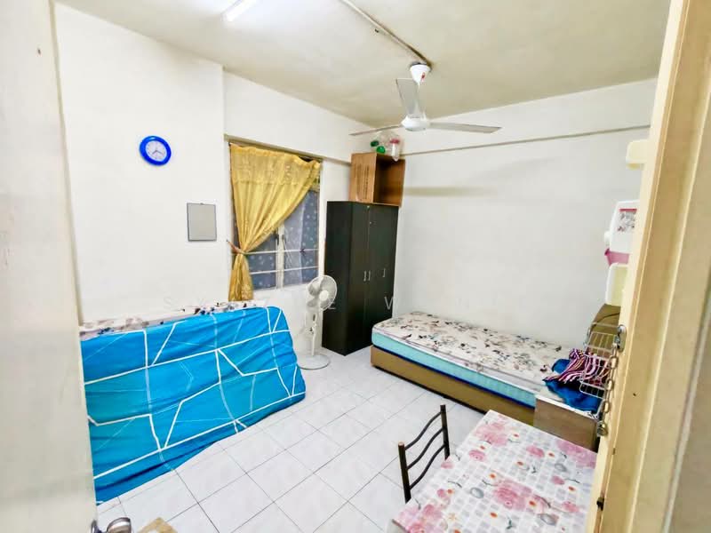 Apartment for Sale at Pangsapuri Seri Indah - Syazue Wanie - Bedroom - PropertyGuru.com.my