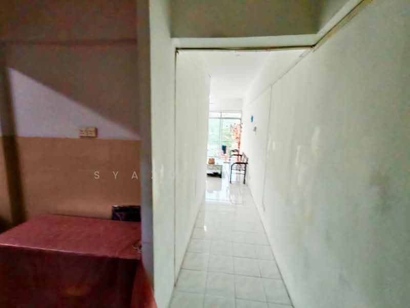 Apartment for Sale at Pangsapuri Seri Indah - Syazue Wanie - Corridor - PropertyGuru.com.my