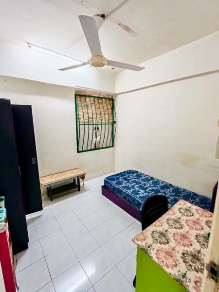 Apartment for Sale at Pangsapuri Seri Indah - Syazue Wanie - Bedroom - PropertyGuru.com.my