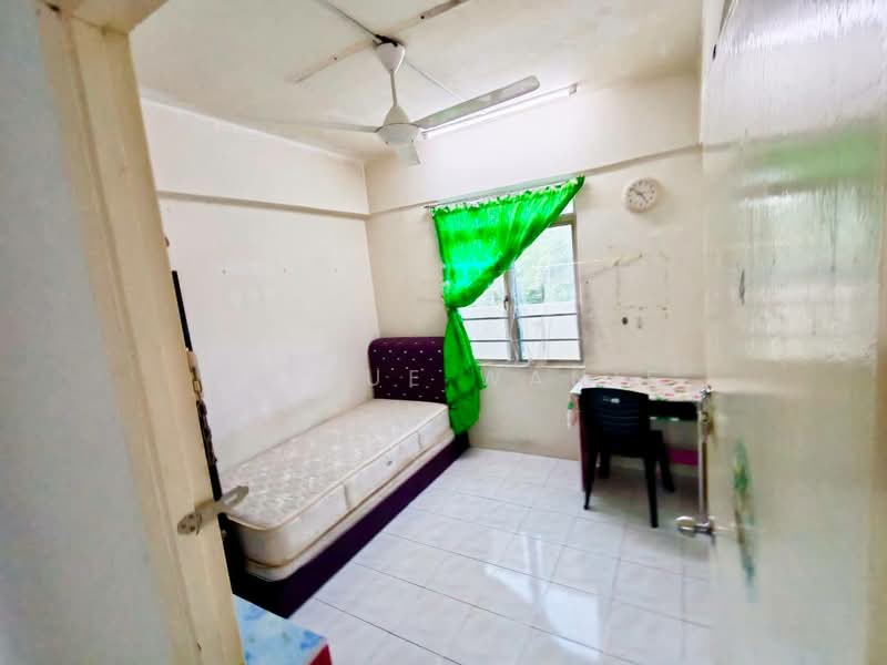 Apartment for Sale at Pangsapuri Seri Indah - Syazue Wanie - Bedroom - PropertyGuru.com.my