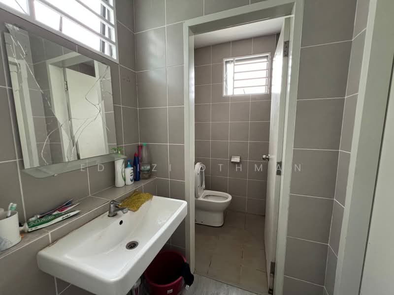 2-storey Terraced House for Sale in Seremban (Negeri Sembilan) - Edmizi Othman - Bathroom - PropertyGuru.com.my