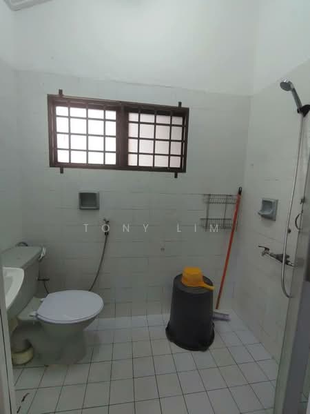 2-storey Terraced House for Rent in Taman Daya (Johor Bahru) - Tony Lim - Bathroom - PropertyGuru.com.my