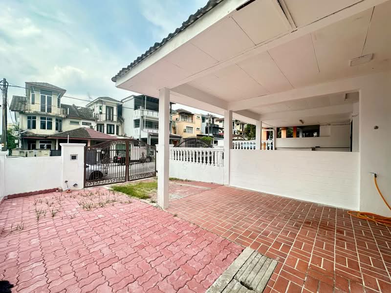 2.5-storey Terraced House for Sale in Ampang Jaya (Ampang) - Thoriq Suparman - Exterior - PropertyGuru.com.my