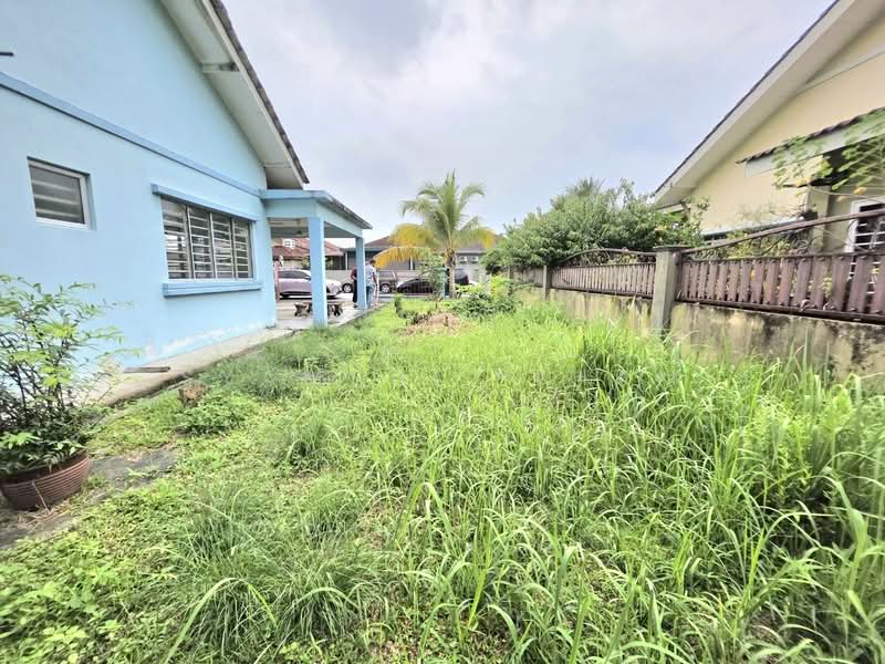 Semi-Detached House for Sale in Sepang (Selangor) - Syamsul Ilham - Exterior - PropertyGuru.com.my