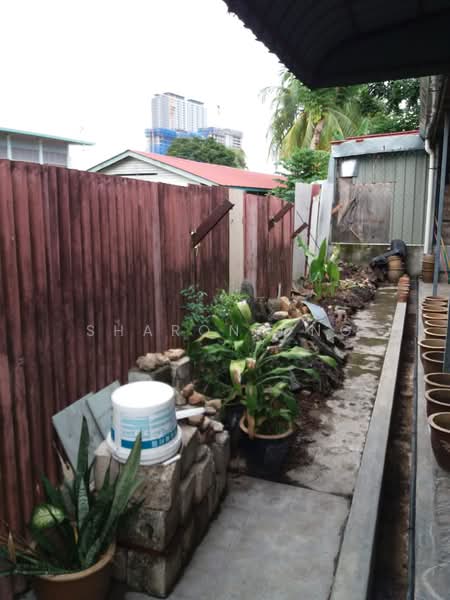 Rumah Berkembar untuk Dijual di Jelutong (Penang) - Sharon Ong - Exterior - PropertyGuru.com.my
