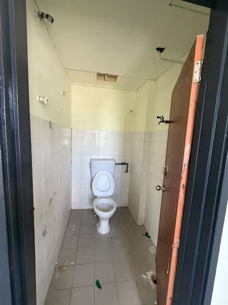 Factory for Rent in Taman Industri Selesa Jaya (Balakong) - Mein Chen - Bathroom - PropertyGuru.com.my